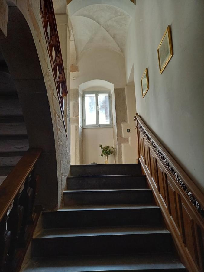 Les Meubles Du Colombier Apartman Lons-le-Saunier Kültér fotó